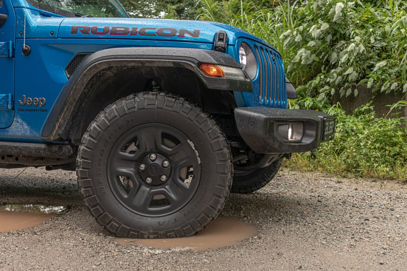 Motorist Jeep Gladiator