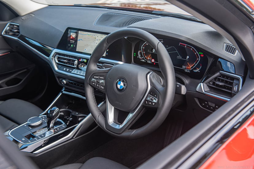 Editors%2 Fimages%2 F1639942748712 Motorist Mreview Bmw 3 Series 318i 6