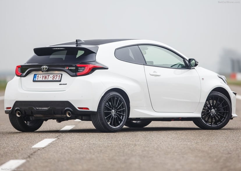 Editors%2 Fimages%2 F1640244573102 What Should Your First Car Be A Millenials Guide Featured