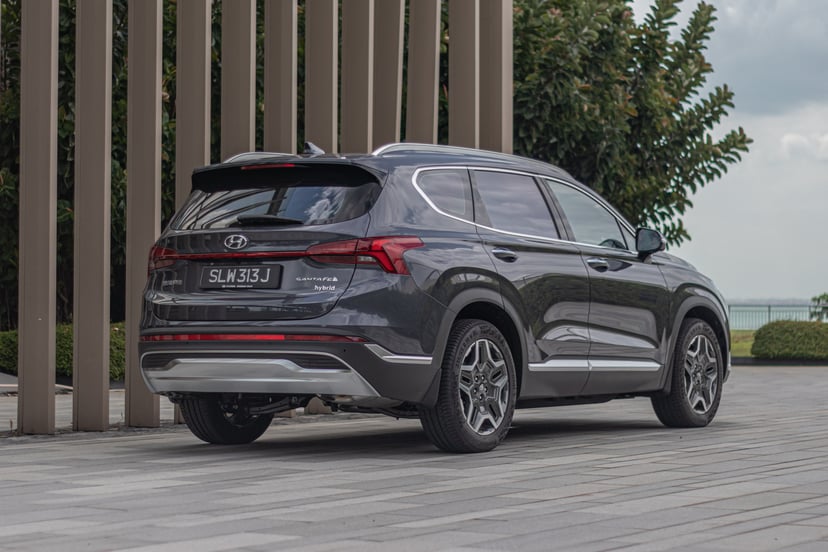 mReview: Hyundai Santa Fe Hybrid - The Gentle Giant, photo 5