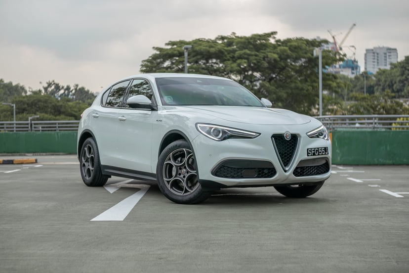 Alfa Romeo Stelvio Front A