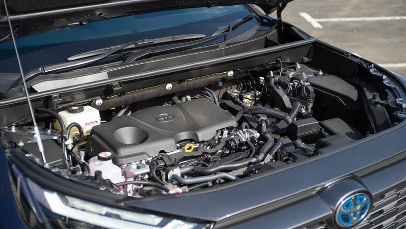 Editors%2 Fimages%2 F1652936495157 Rav4+Hybrid Engine+Bay
