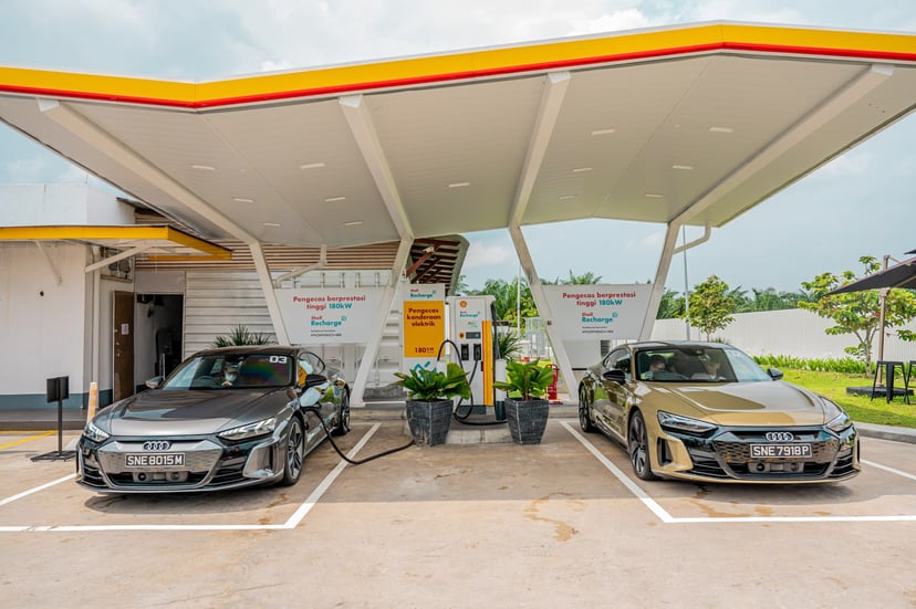 Etron Charge