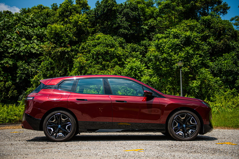 mReview: 2022 BMW iX xDrive40 Sport - Embrace The Future, photo 14
