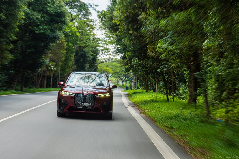 mReview: 2022 BMW iX xDrive40 Sport - Embrace The Future, photo 2
