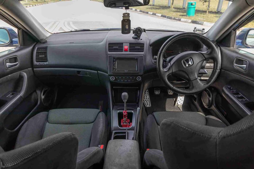 Motorist Car Buyer's Guide: Honda Accord Euro R , photo 6