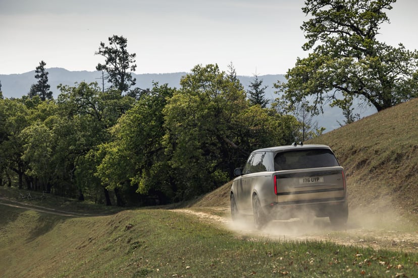 First Look: The All-New Range Rover Has Arrived on Singapore Shores, photo 10