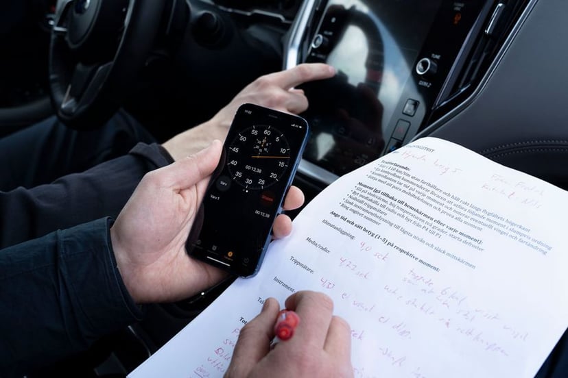 Swedish Study Finds That In-Car Physical Buttons Are More Intuitive & Safer Than Touchscreen Controls, photo 2