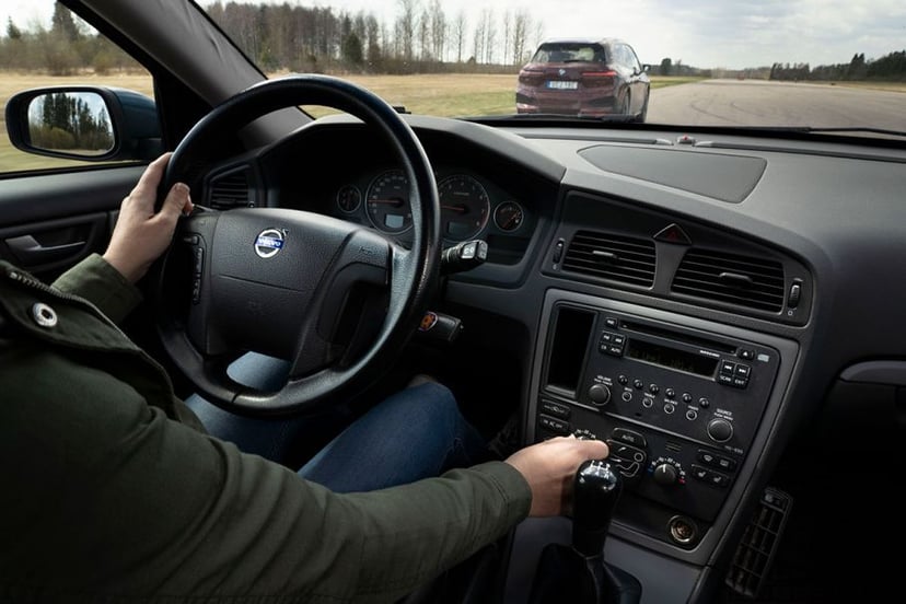 Swedish Study Finds That In-Car Physical Buttons Are More Intuitive & Safer Than Touchscreen Controls, photo 1