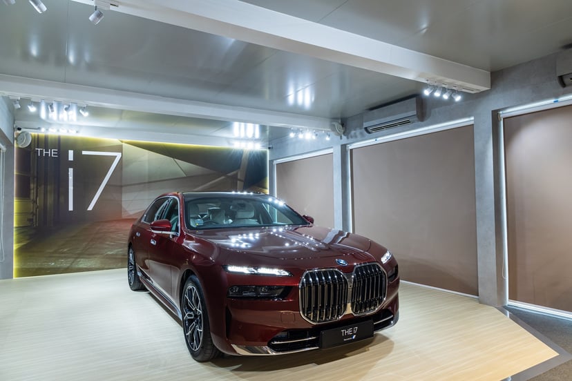 BMW Unveils i7 Flagship Luxury EV In Singapore, photo 1