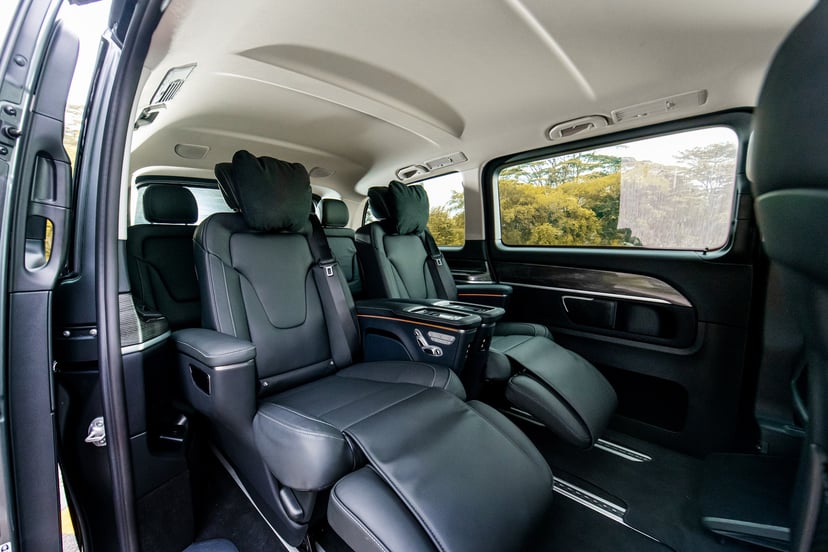 Editors%2 Fimages%2 F1665132149171 Mercedes+Eqv+%2815%29