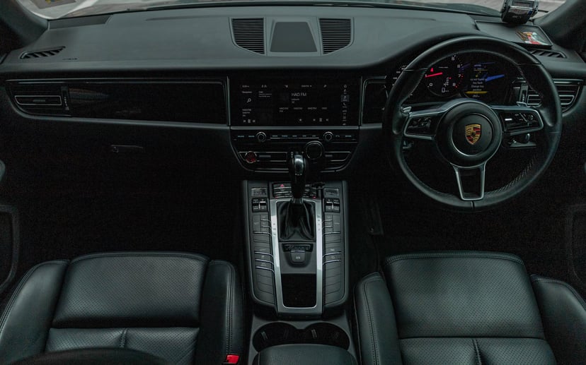 Motorist Car Buyer's Guide: Porsche Macan , photo 7