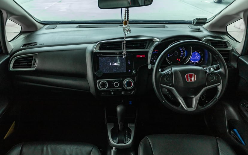Motorist Car Buyer's Guide: Honda Jazz 1.3A, photo 7
