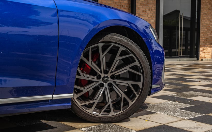 mReview: Audi S8 - Closing The Chapter on ICE Cars With a Proper Bang, photo 5