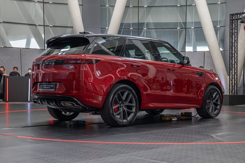 Editors%2 Fimages%2 F1675906020895 Range+Rover+Sport 4