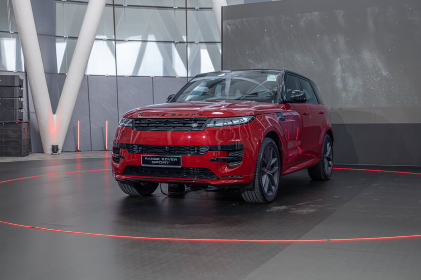 Editors%2 Fimages%2 F1675906151664 Range+Rover+Sport 2