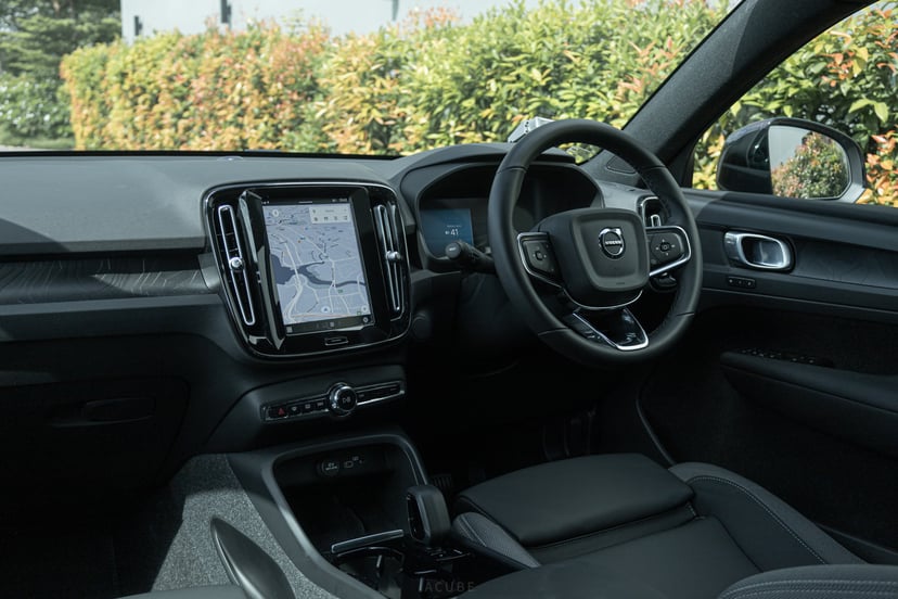 mReview: 2022 Volvo XC40 Recharge - Less is More, photo 4
