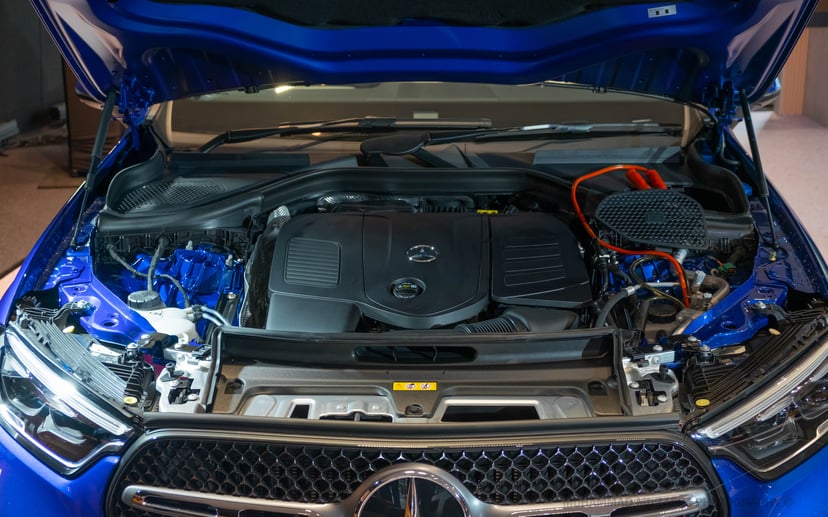 Editors%2 Fimages%2 F1683603789285 Glc300e Engine1