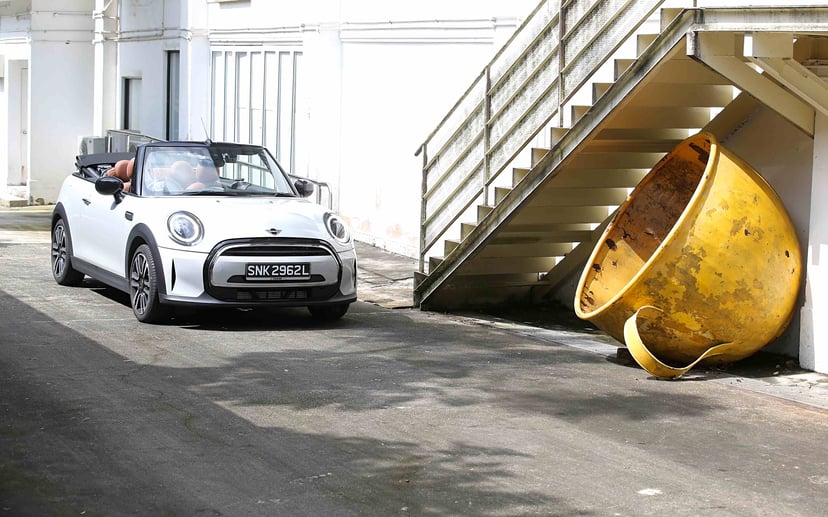 mReview: MINI Cooper Convertible – A Designer Handbag With Wheels, photo 2