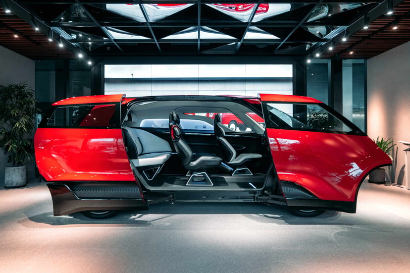 Porsche minibus prototype, Vision Renndienst, appears in Asia for the first time at Porsche Studio Singapore, photo 3
