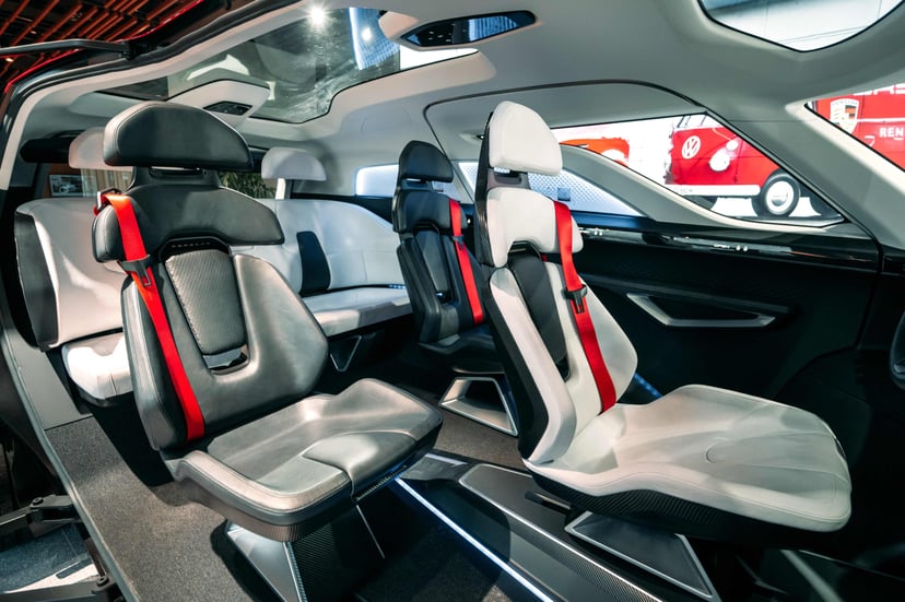 Porsche minibus prototype, Vision Renndienst, appears in Asia for the first time at Porsche Studio Singapore, photo 4