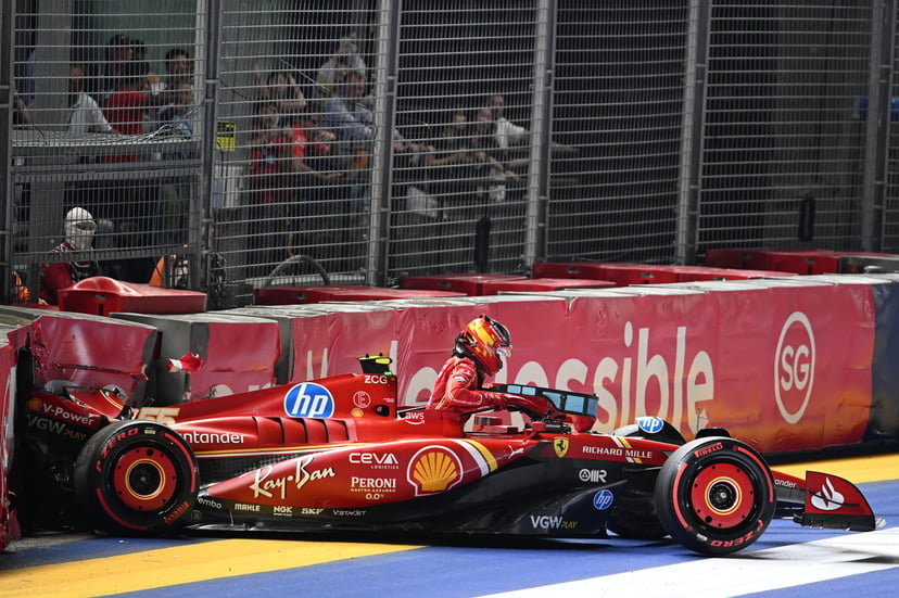 Lando Norris qualifies on pole for the Singapore Grand Prix as Carlos Sainz crashes in Q3, photo 4