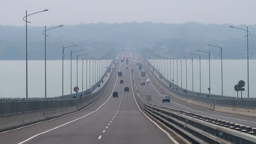 1200px Johor Bahru Causeway