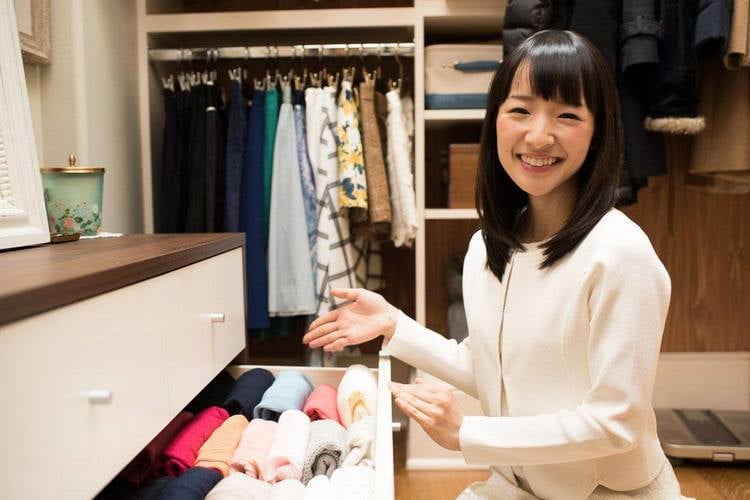 Marie Kondo declutter tidy up car
