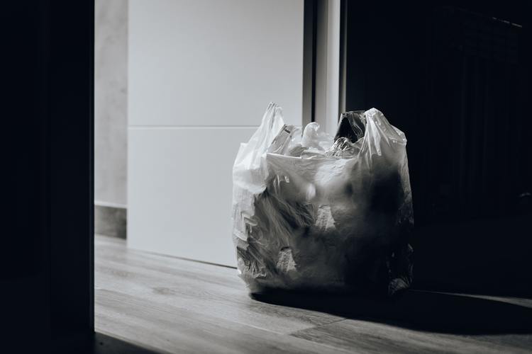 trash bag discard