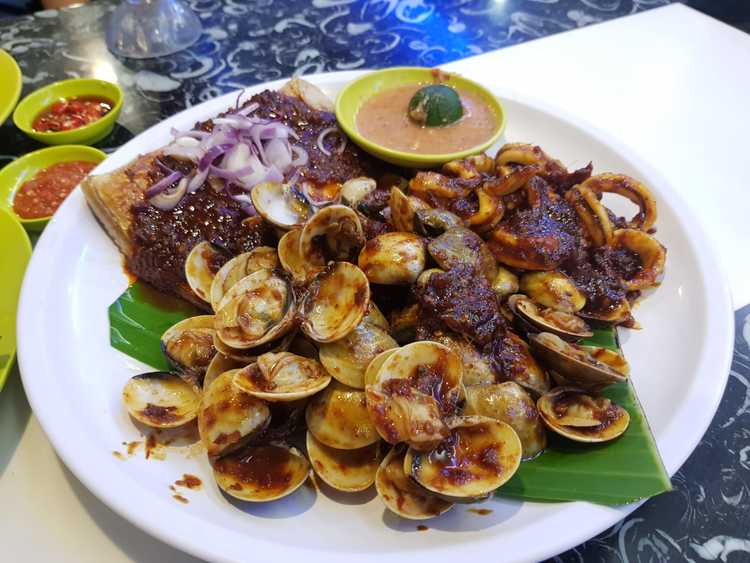 rasa istimewa Woodlands Waterfront Park barbecue set