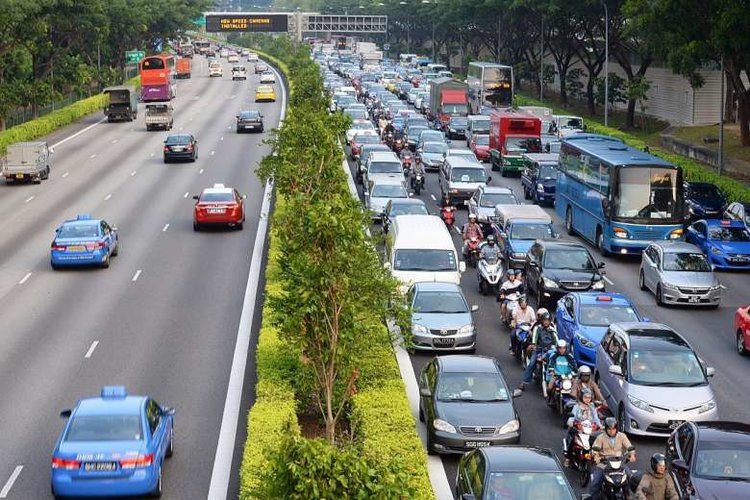 Motorist Roads Tpe Avoid Peak Hour Rush Singapore 2019