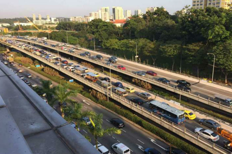 Motorist Lornie Road Avoid Peak Hour Rush Singapore 2019