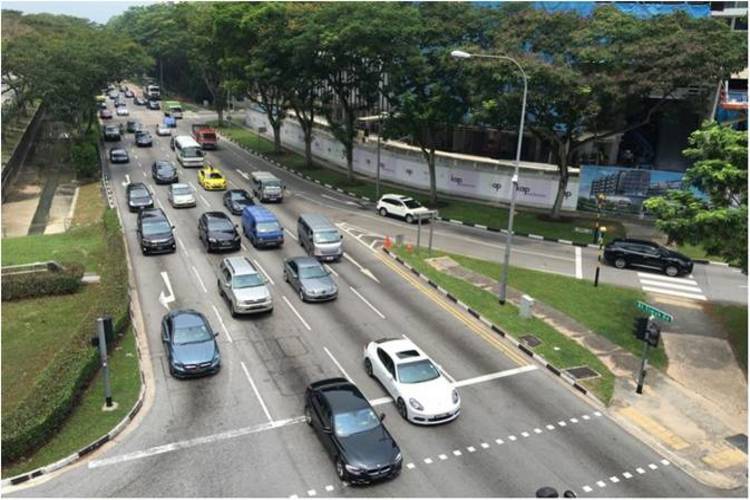 Motorist Bukit Timah Road Avoid Peak Hour Rush Singapore 2019