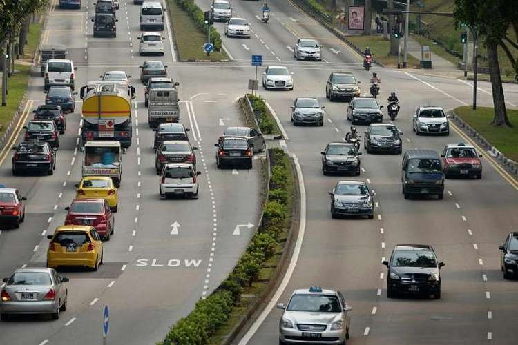 Motorist Clementi Road Avoid Peak Hour Rush Singapore 2019
