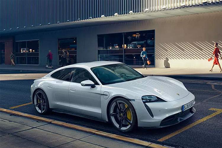 Motorist Best Hybrid 2020 Porsche Taycan