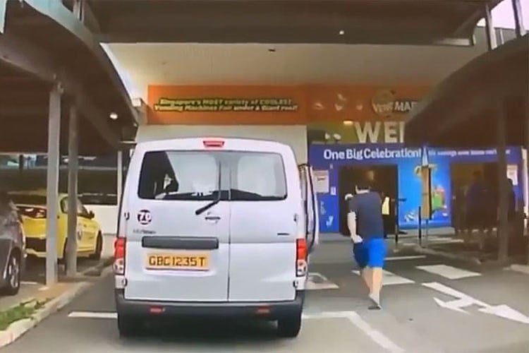Motorist Inconsiderate Drivers Ep 61