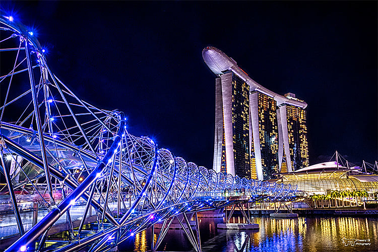 Motorist Spots Watch New Years Fireworks 2020 Helix Bridge