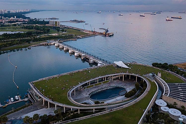 Motorist Spots Watch New Years Fireworks 2020 Marina Barrage