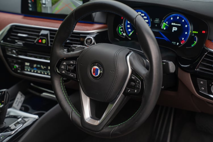 Motorist M Review Bmw Alpina B5 Bi Turbo The Ultimate Gentleman S Express Steering Wheel Stitching Nov 2020
