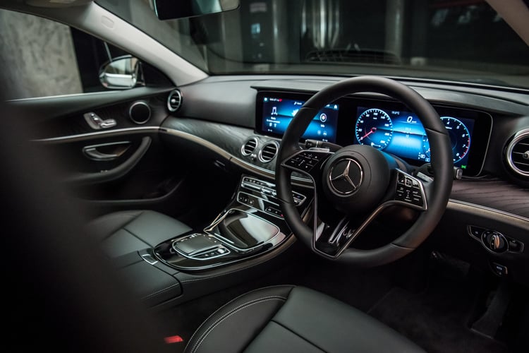 Mercedes Benz E 200 Avantgarde Saloon  19 