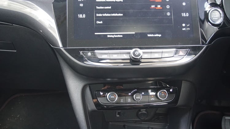 Motorist M Review 2020 Opel Corsa Key To The City Single Zone Climate Dec 2020