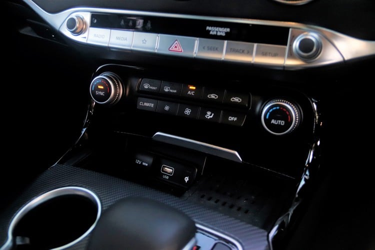 Kia Stinger 2