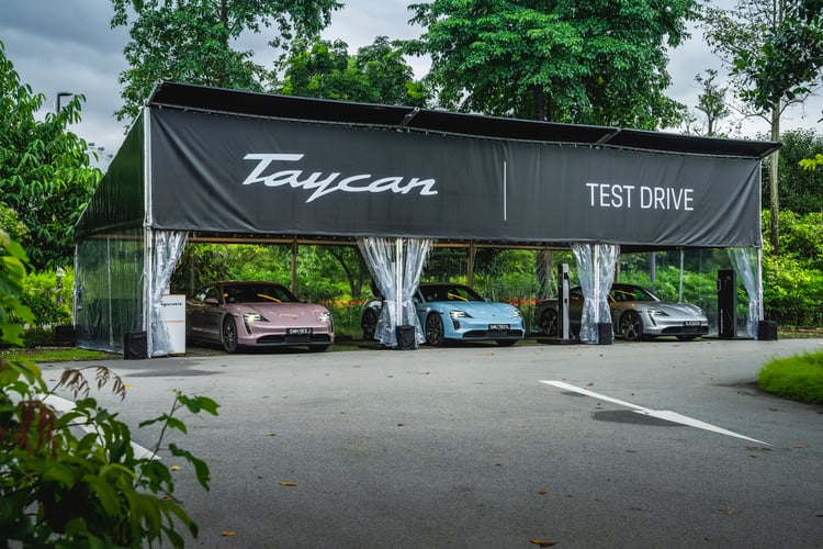 Electrifying Singapore S Gardens By The Bay With Dale Chihuly Glass In Bloom With The Porsche Taycan5