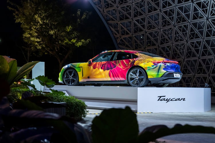 Electrifying Singapore S Gardens By The Bay With Dale Chihuly Glass In Bloom With The Porsche Taycan4
