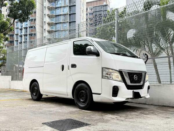 NISSAN NV350 URVAN PANEL VAN 5AT