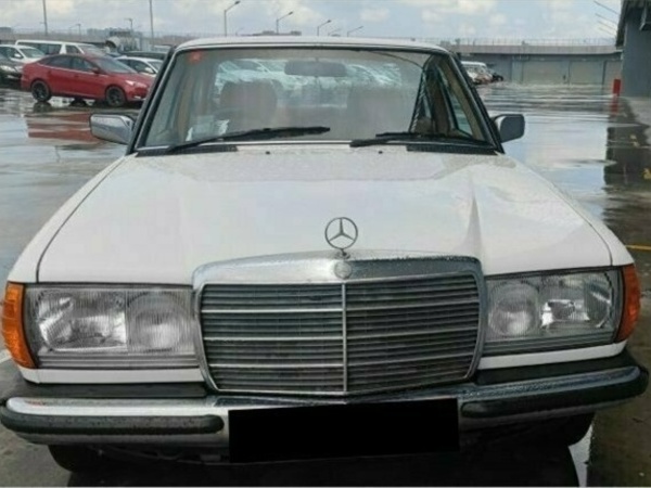 MERCEDES BENZ 200