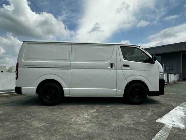 TOYOTA HIACE VAN TURBO 5DR MT