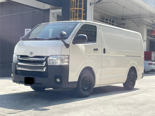 TOYOTA HIACE 3.0L MANUAL