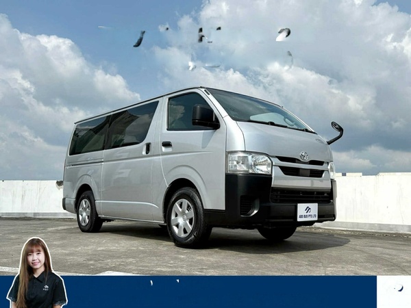 TOYOTA HI ACE DX 2.8 AUTO