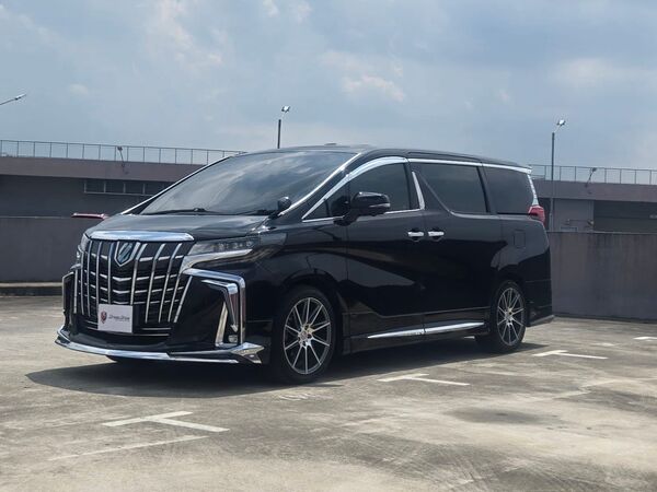 TOYOTA ALPHARD 7-SEATER 2.5 SC CVT